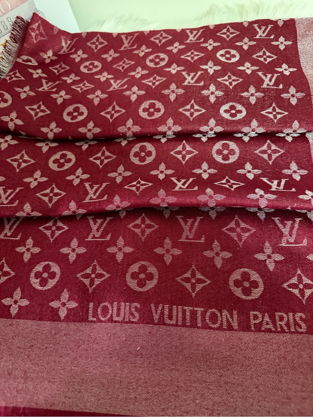 Louis Vuitton Burgundy Monogram Shine Shawl Scarf. - Picture 2 of 11